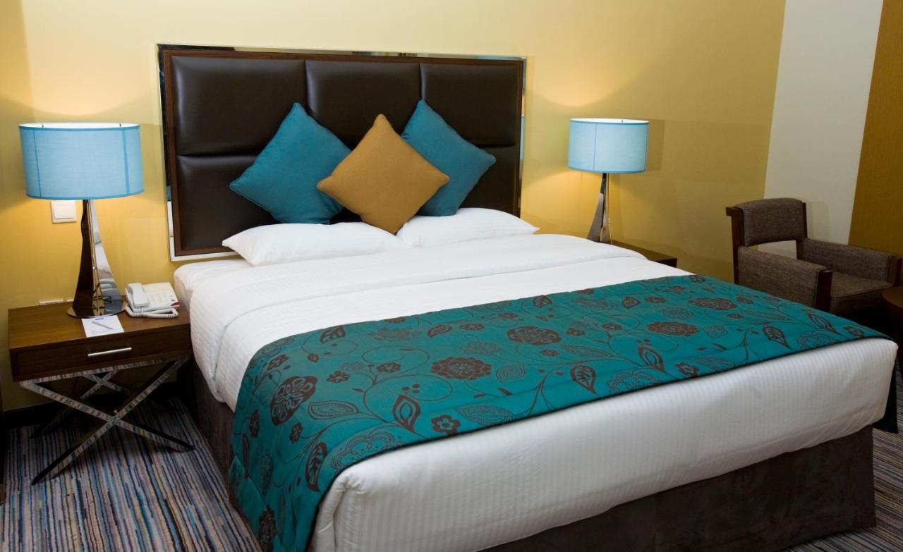 Phoenix Plaza Hotel Apartments Abu Dhabi Exterior foto