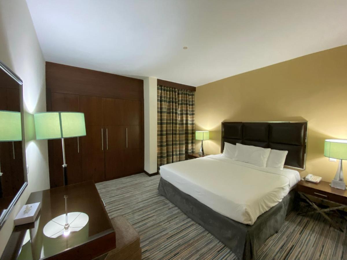 Phoenix Plaza Hotel Apartments Abu Dhabi Exterior foto