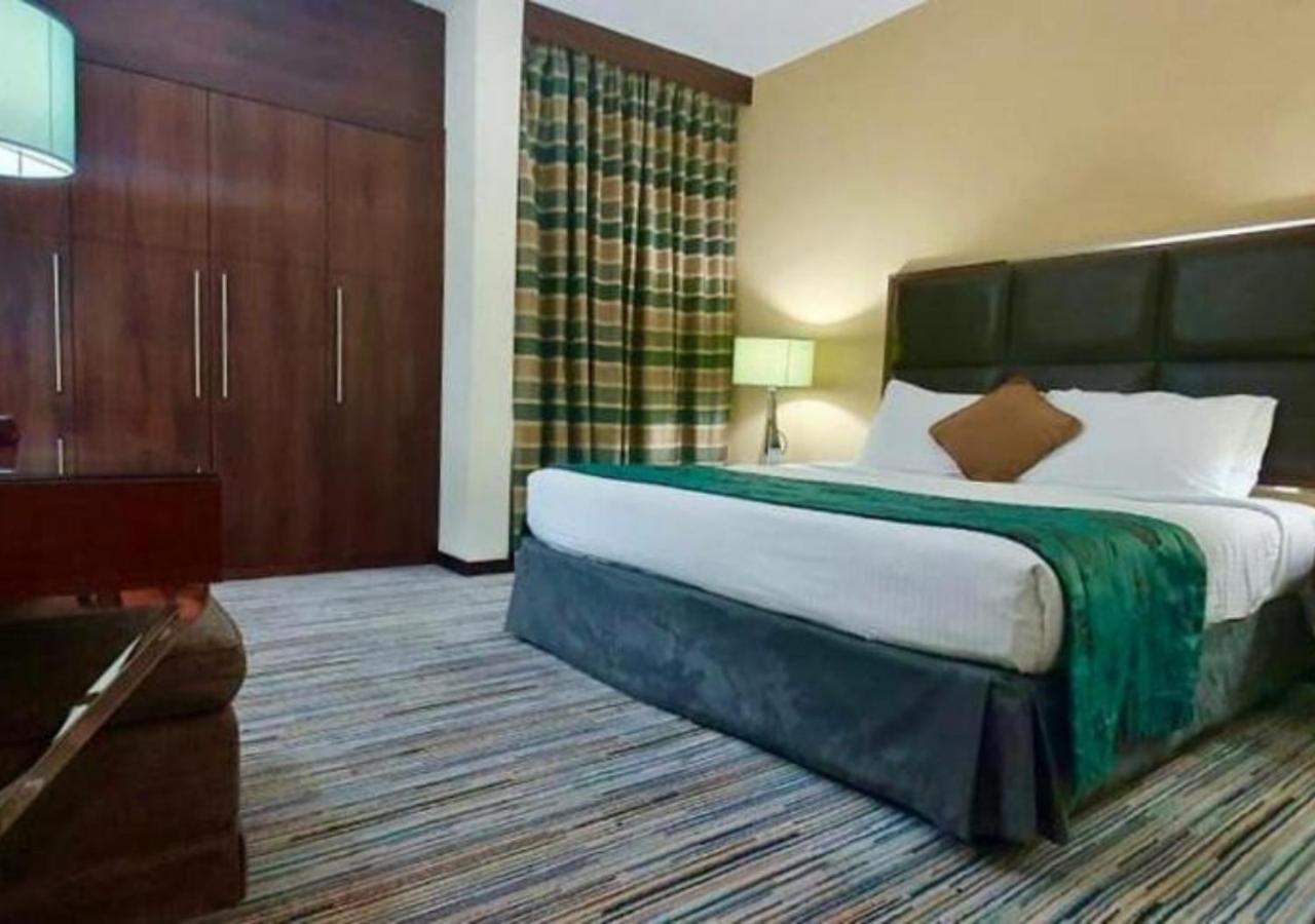 Phoenix Plaza Hotel Apartments Abu Dhabi Exterior foto