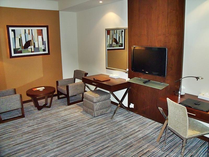 Phoenix Plaza Hotel Apartments Abu Dhabi Exterior foto